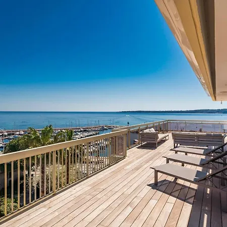 Апартаменты Somptuous Sea-view 3 Bedrooms Penthouse Moure Rouge *