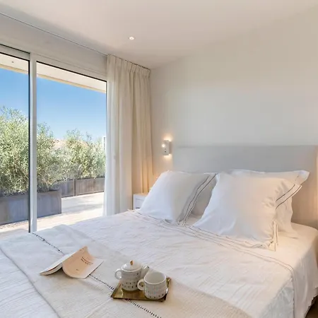Апартаменты Somptuous Sea-view 3 Bedrooms Penthouse Moure Rouge *