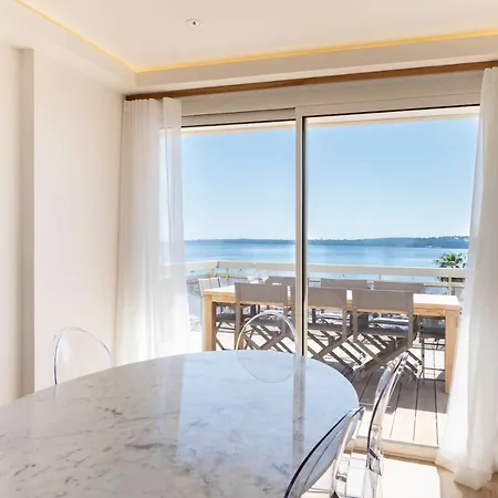Somptuous Sea-view 3 Bedrooms Penthouse Moure Rouge Апартаменты