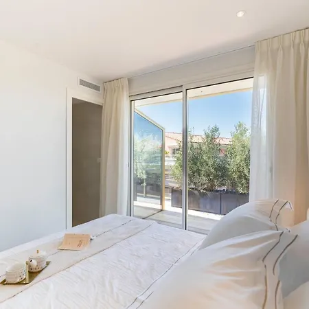 Somptuous Sea-view 3 Bedrooms Penthouse Moure Rouge Апартаменты