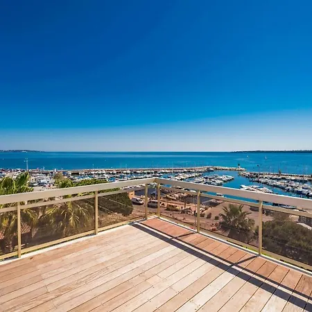 Апартаменты Somptuous Sea-view 3 Bedrooms Penthouse Moure Rouge *